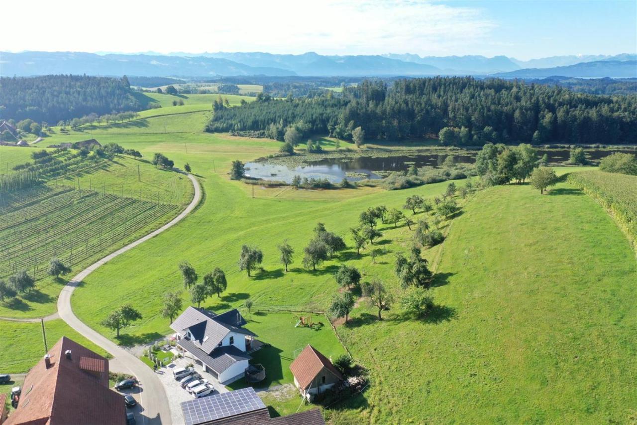Haus Am See - Ferienwohnungen Neukirch  Exterior foto
